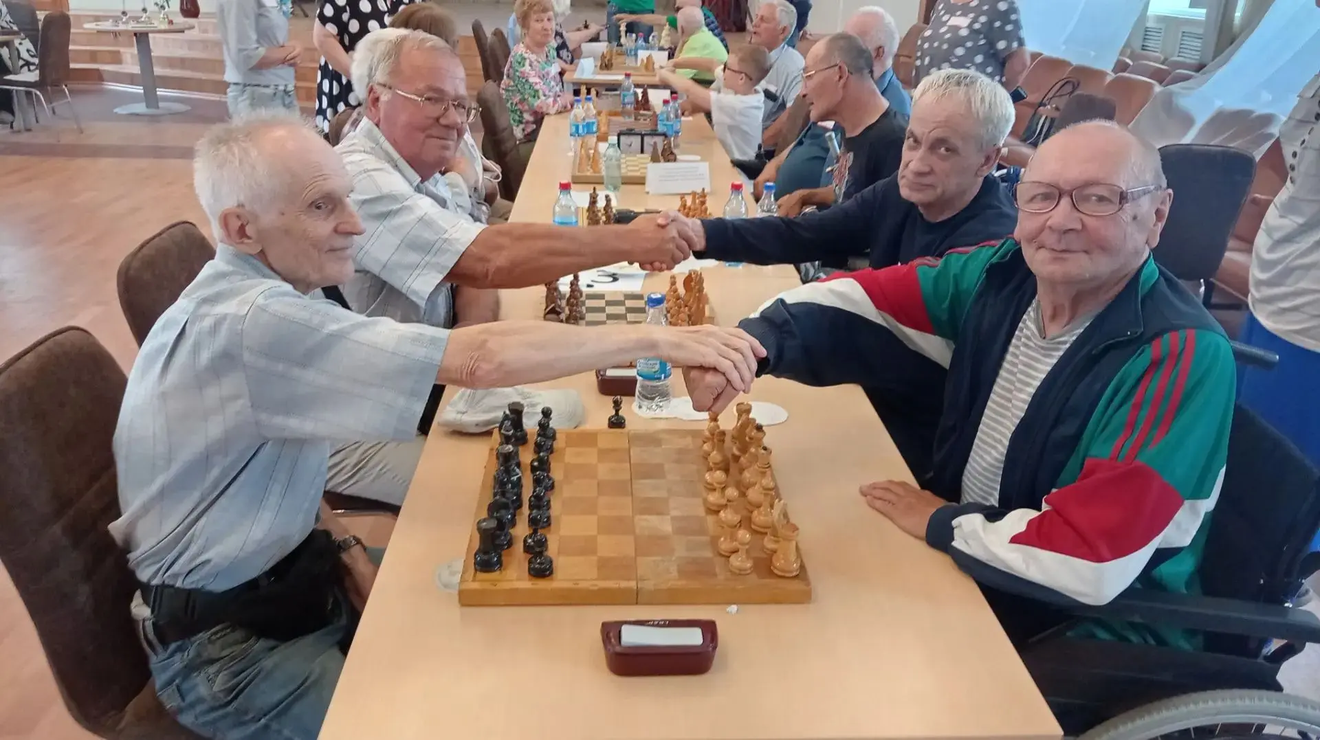 Наши шахматисты взяли бронзу на дружеском турнире! ♟️

Команда нашего учреждения достойно представил