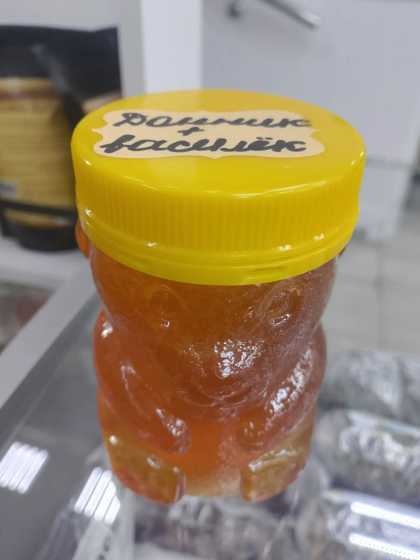 В наличии вот такой вот очень вкусный и ароматный мёд.
