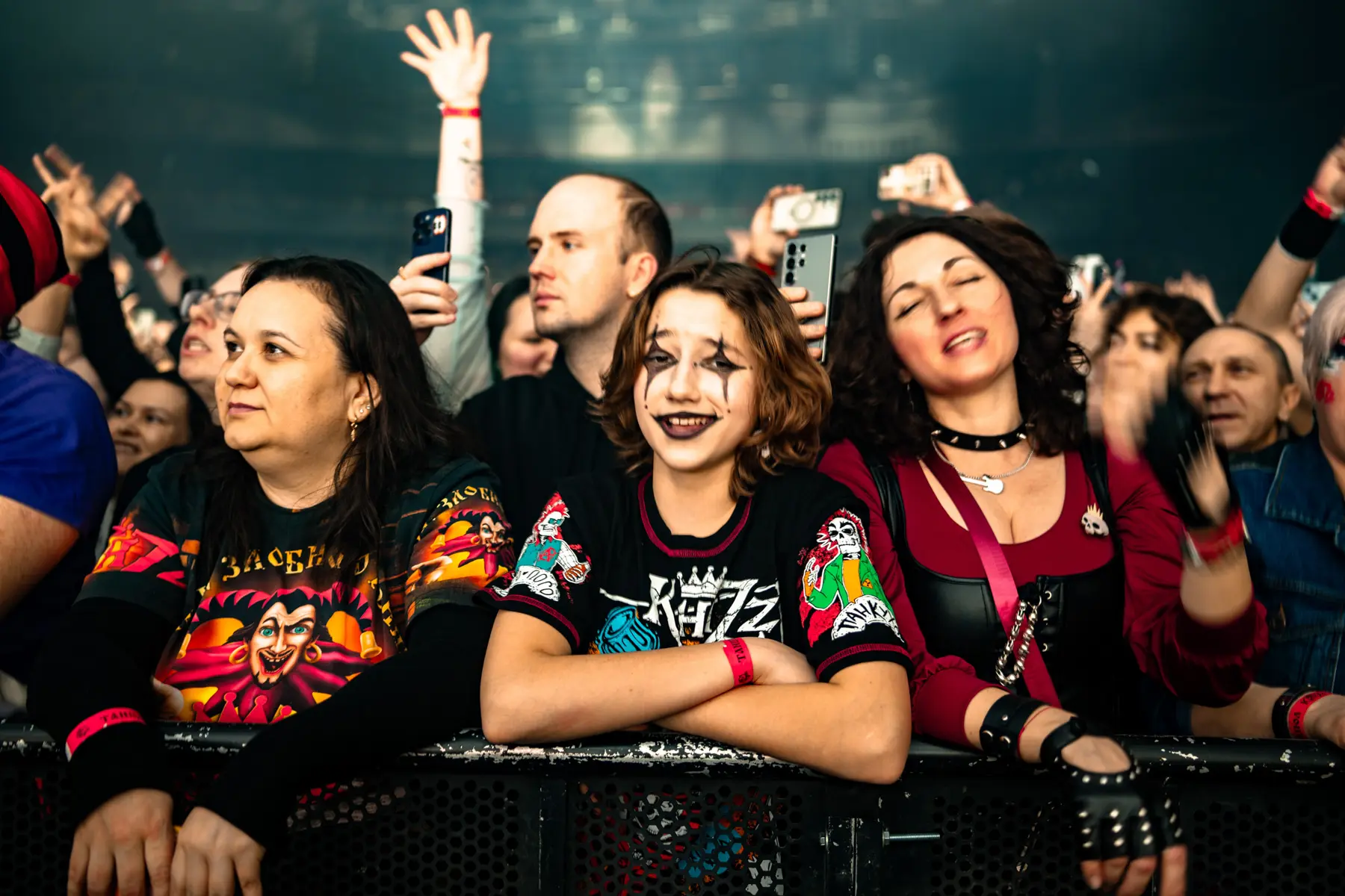 Дорогие поклонники нашего творчества!🤘  Спасибо вам за то, что приходите на наши концерты не просто 