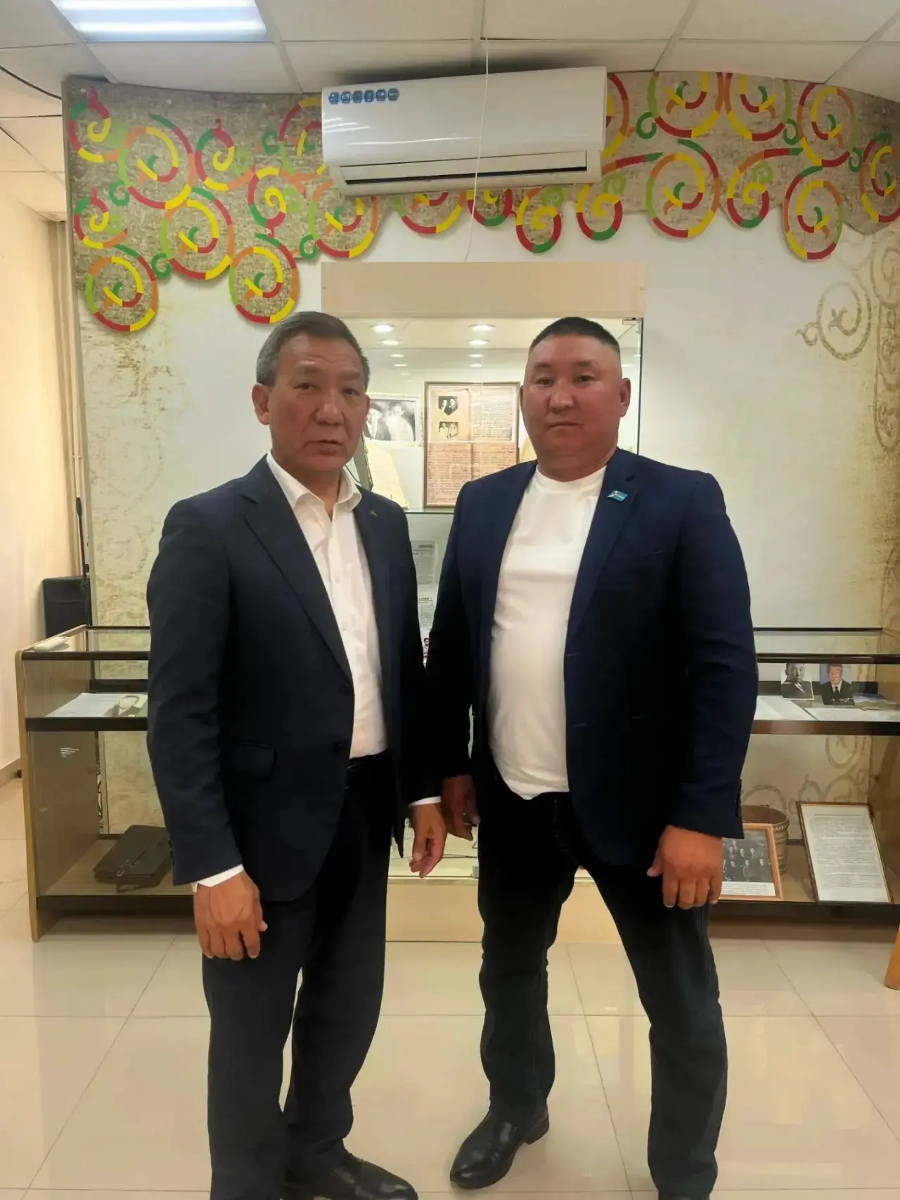 Кэбээйи улууһун Батамайдааҕы Култуура уонна сынньалаҥ дьиэтин дириэктэрэ Александр Заха...