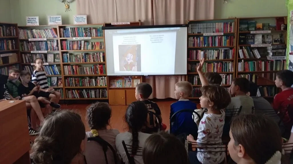 11 июня в Цветочненской сельской библиотеке прошёл праздник загадок «По следам сказочных героев». Эт