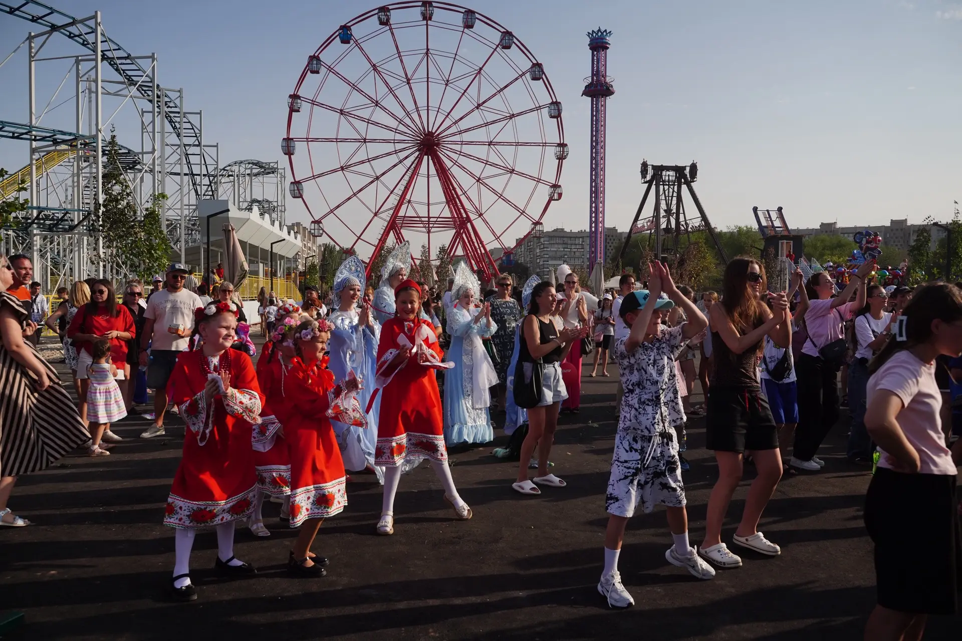🎡 Сегодня мы официально открыли Южный парк Волгограда!

Во время праздничного открытия юный житель 
