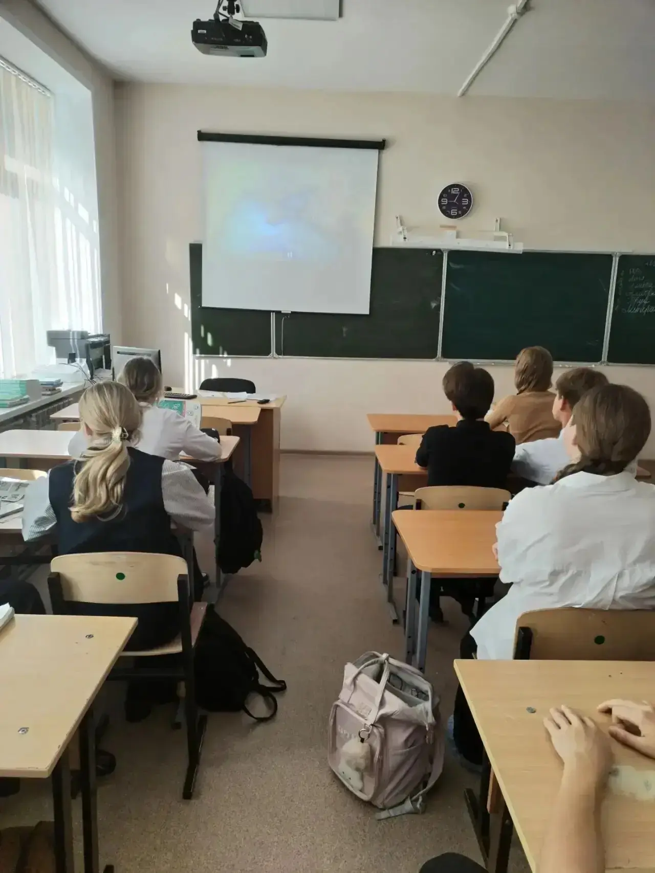 🧭 «Познаю себя»: третье занятие «Россия — мои горизонты» в гимназии №4