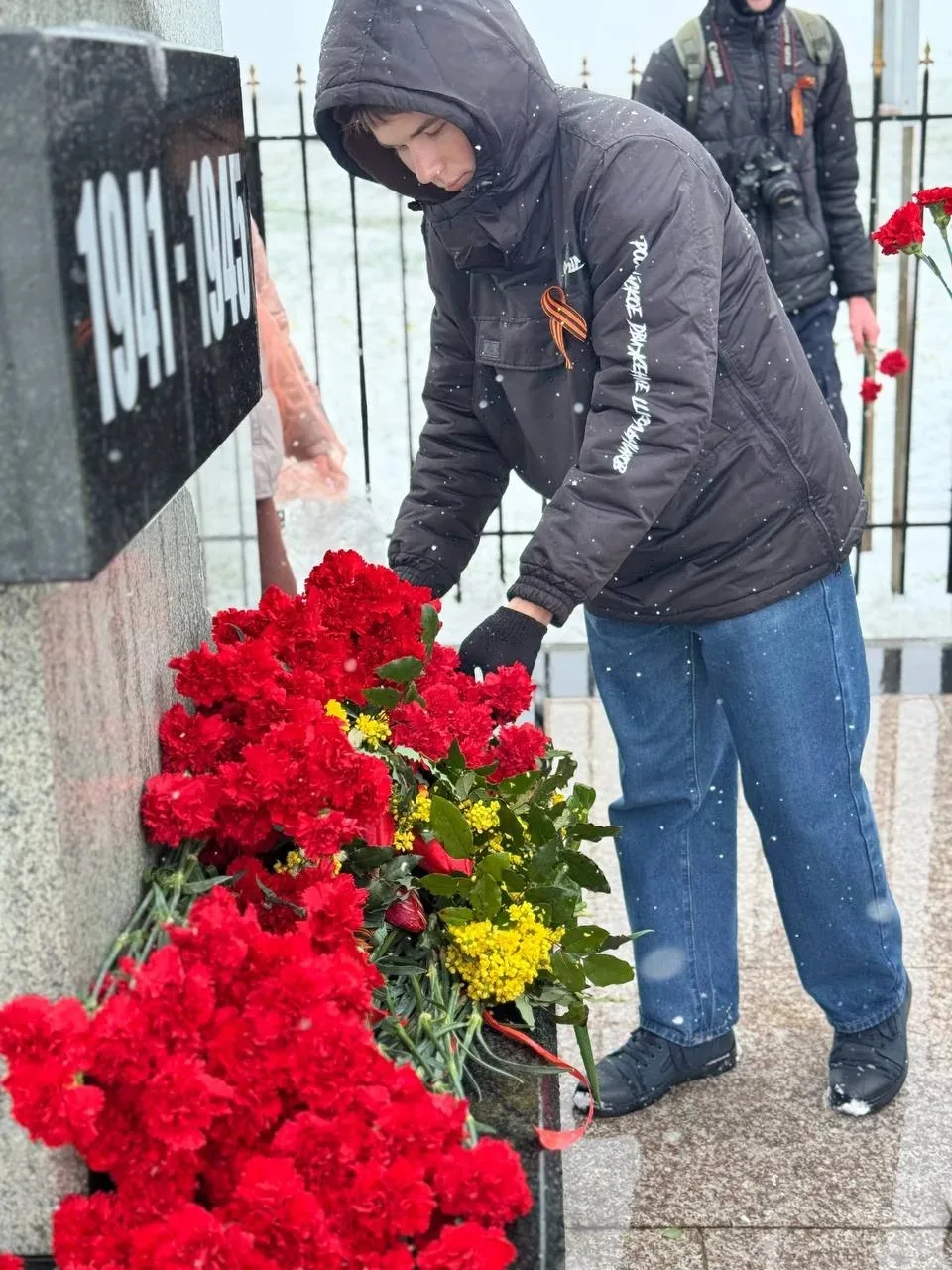 🇷🇺 2 мая в Ставрополе прошло восхождение «Вперёд к Победе». Гора Стрижамент приняла больше 300 участ