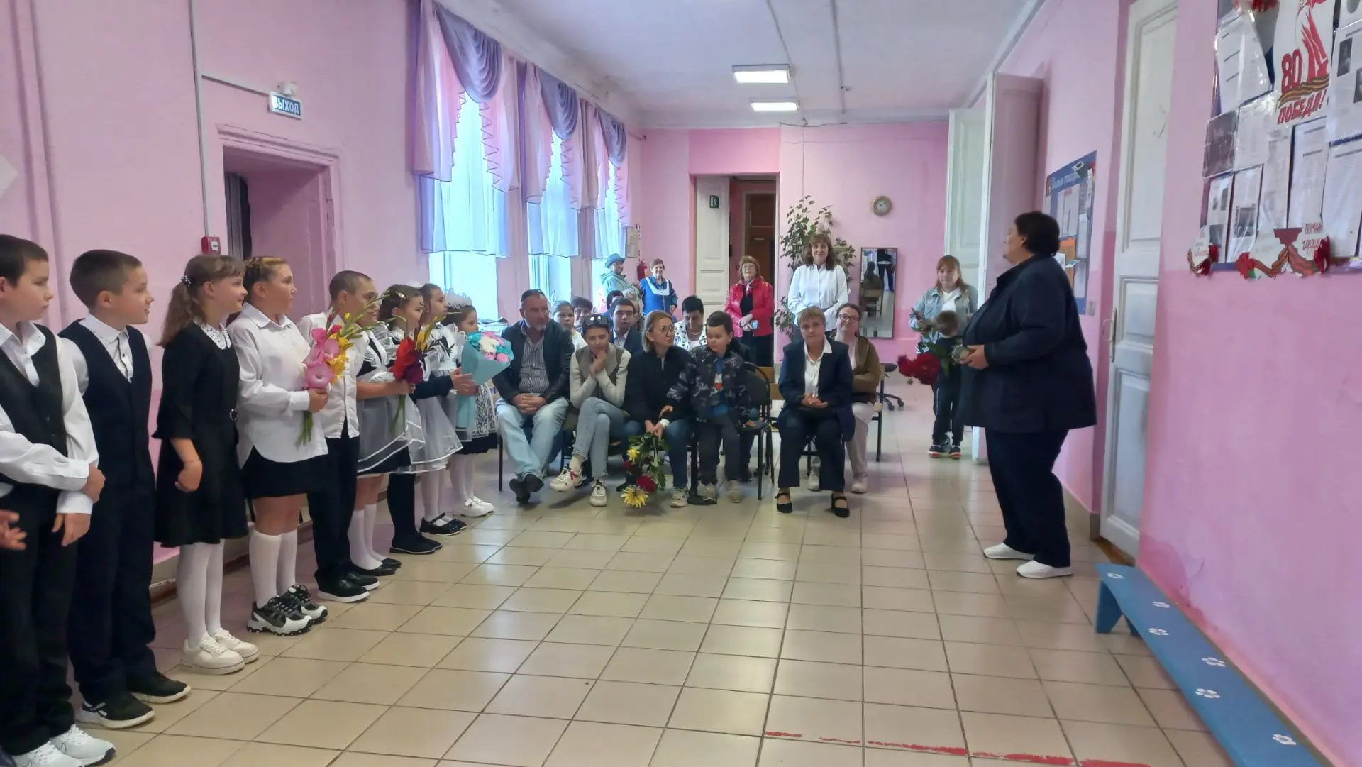 🇷🇺Школьный год в права свои вступает,