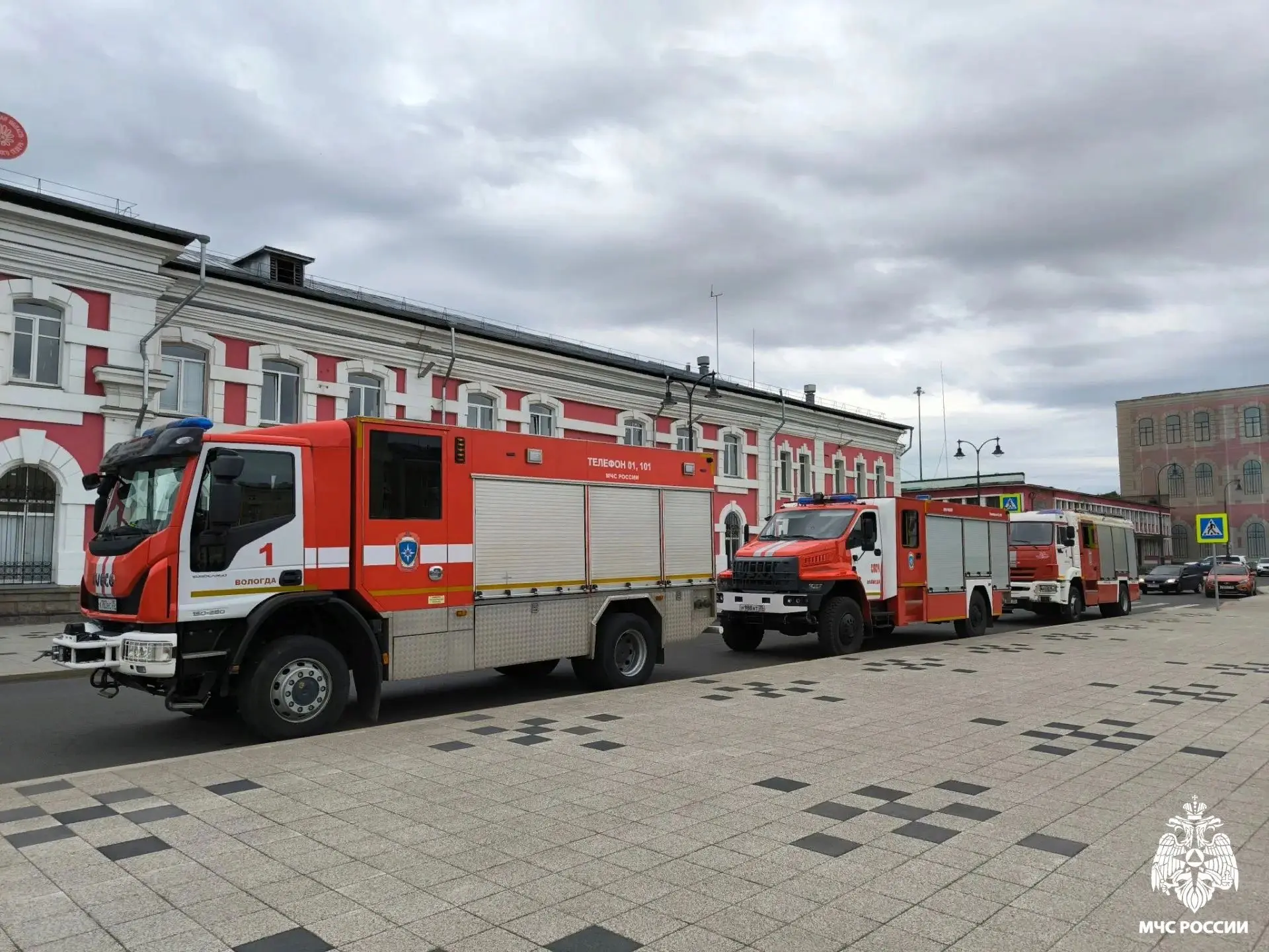 Вологодские спасатели встретили детей из Алчевска

На железнодорожном вокзале Вологды вновь было мно