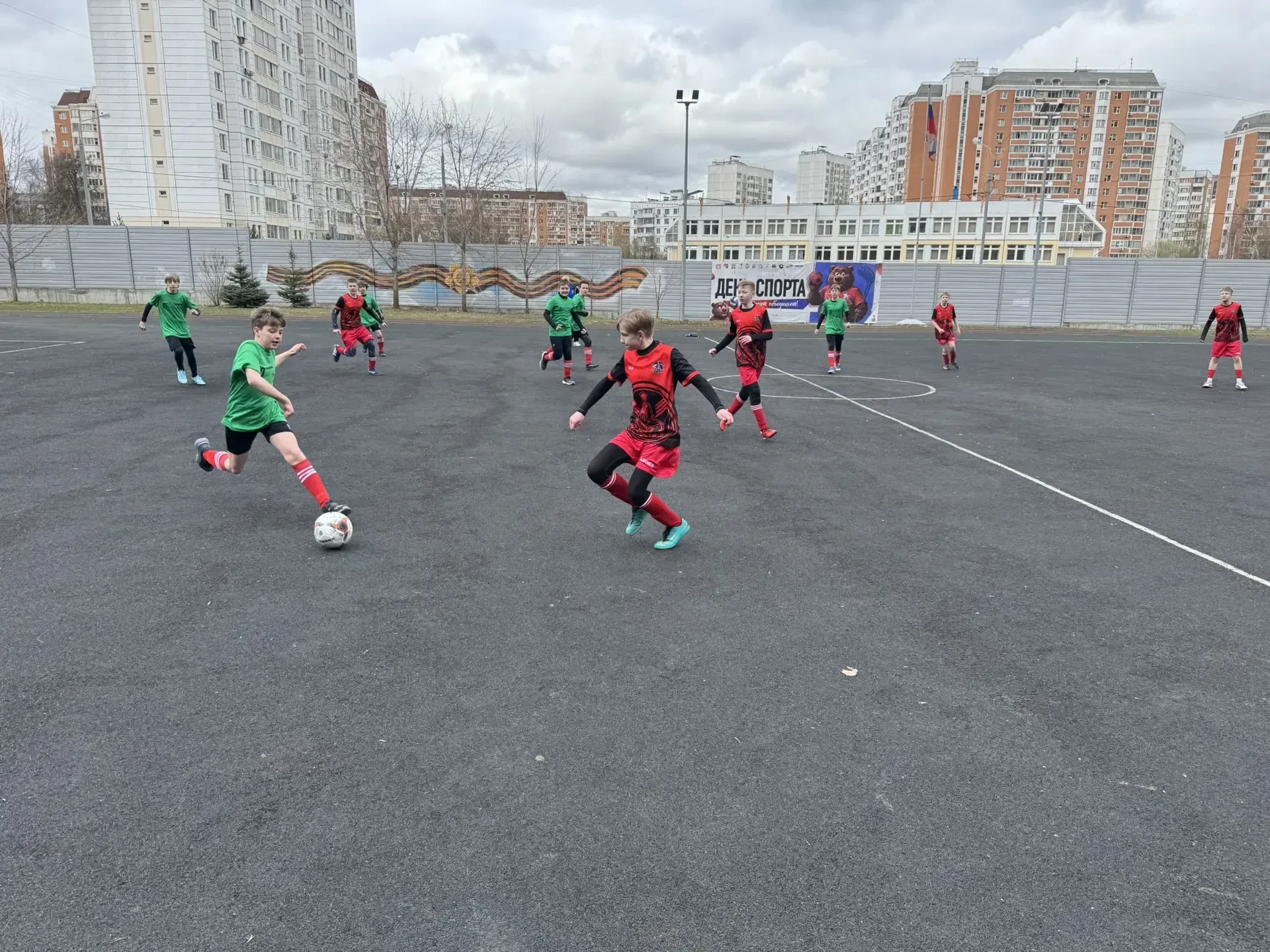 ⚽️ «Легион» на отборочных матчах  🔝 8 апреля команда нашего школьного спортивного клуба «Легион» выш