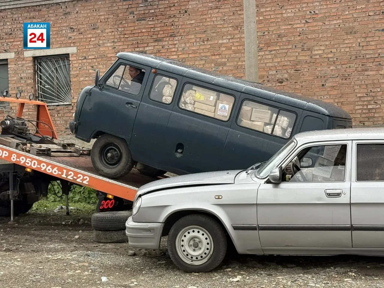 🚛10 единиц техники отправились сегодня из Абакана в помощь хакасским бойцам   В два многотонника вош