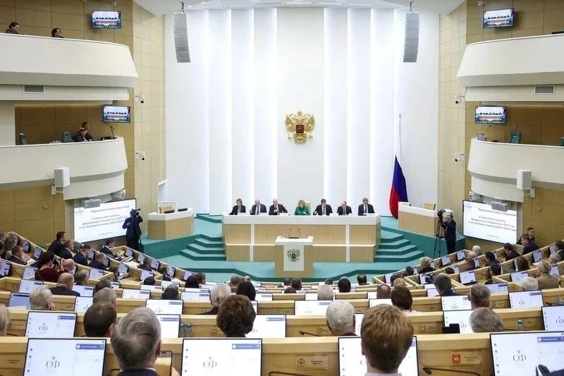 Губернатор Хоценко представил важные для Омской области инициативы в Совете Федерации