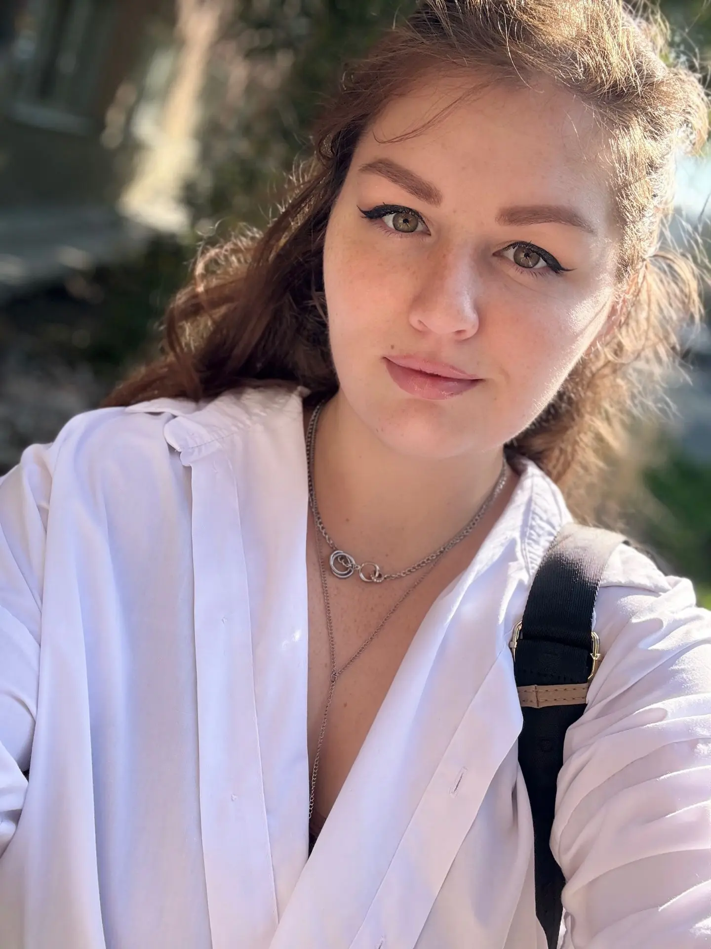 ПОЗДРАВЛЯЕМ! 💐

Дорогая Алëна Игоревна,  
с днём рождения! 🥳

В этот особенный день хочется вырази