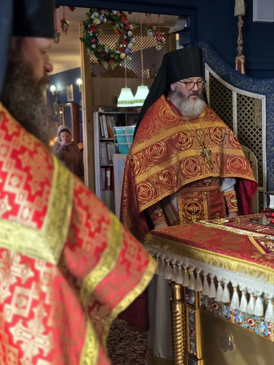 Божественная литургия в Неделю 4-ю по Пасхе, о расслабленном.