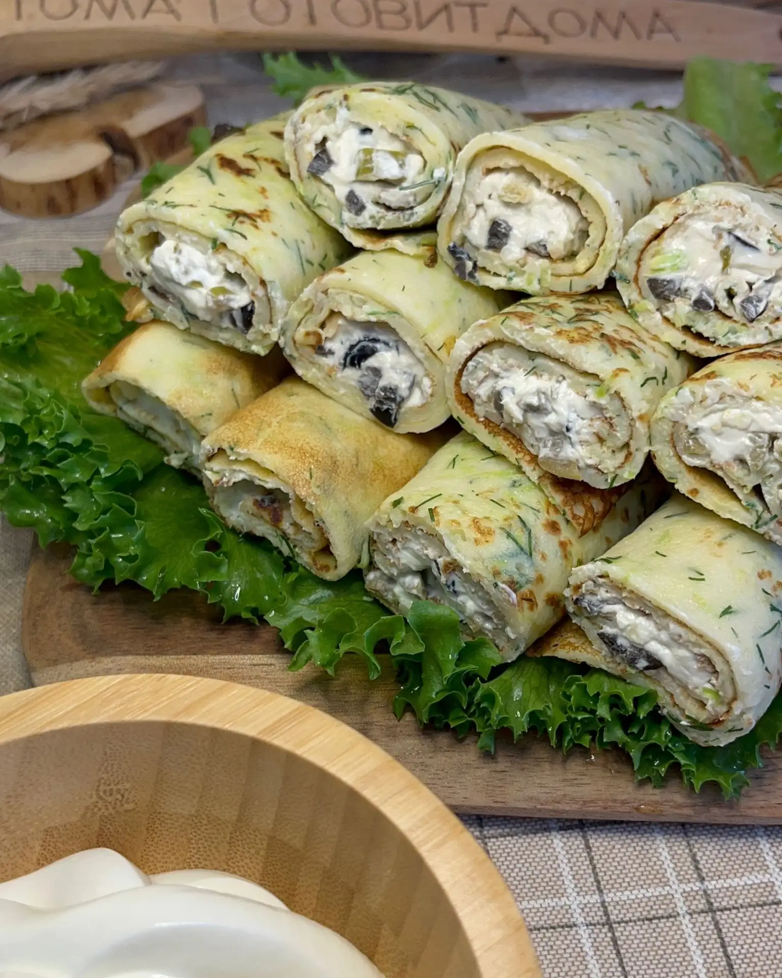 🥒🥞🧀 «ЗЕЛЕНЫЕ НАЛИСТНИКИ»: Кружевные кабачковые блинчики с творожным сыром и чесночко...