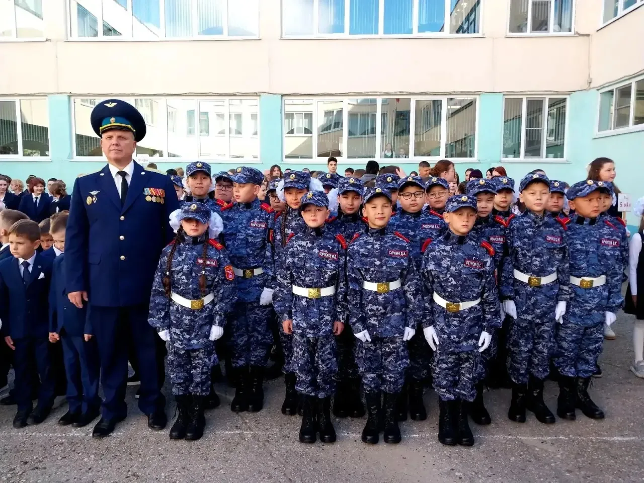 🔔 1 сентября звонок в нашей школе прозвенел не просто в новый учебный год — он открыл ...