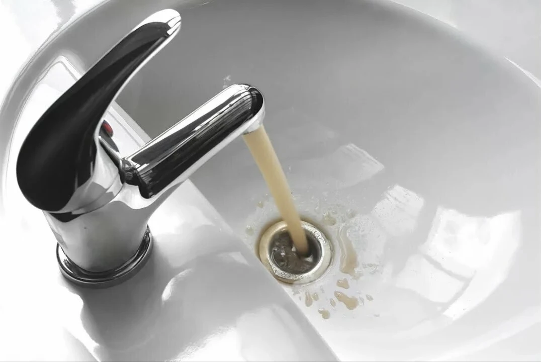 💦Жители Барнаула заметили, что водопроводная вода изменила запах, стала более мутной. ...