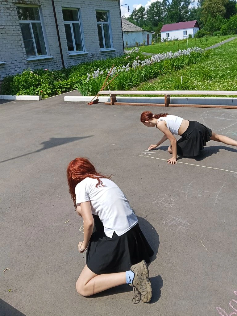 11 июня в пришкольном лагере " Солнышко 🌞 " прошли Весёлые старты для детей. Весёлые  - не просто н