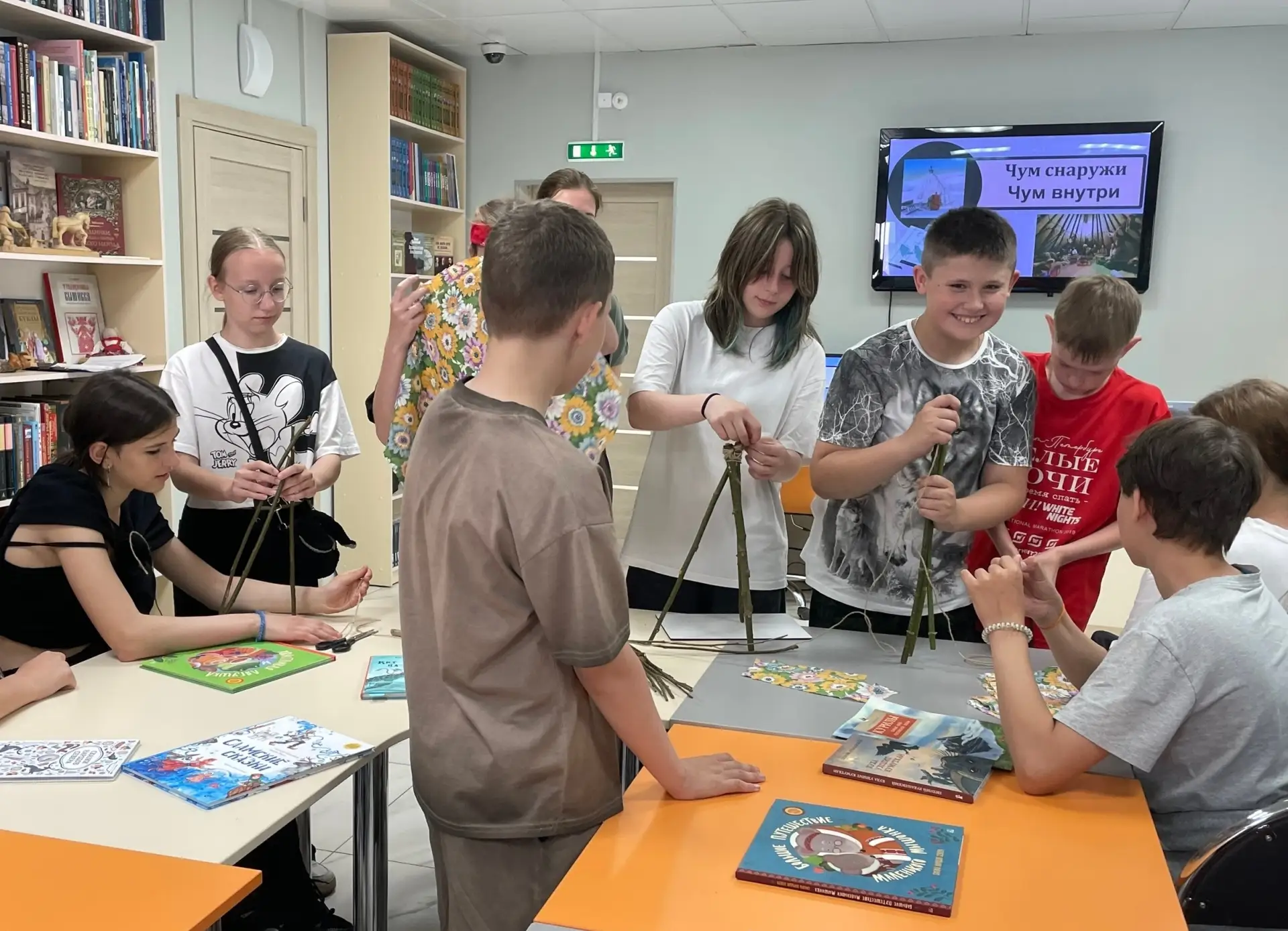 О малочисленных коренных народах Севера

Ко Дню России 8 и 9 июня для подростков из летних лагерей ш