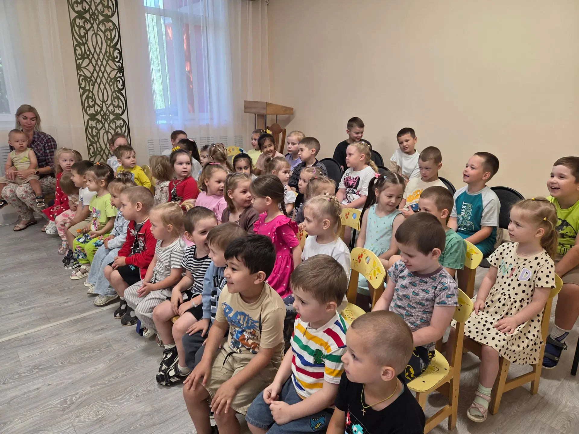 «К нам приезжал театр «Почемучка»! 🎭🌳
Сегодня в нашем детском саду прошёл настоящий праздник — к н