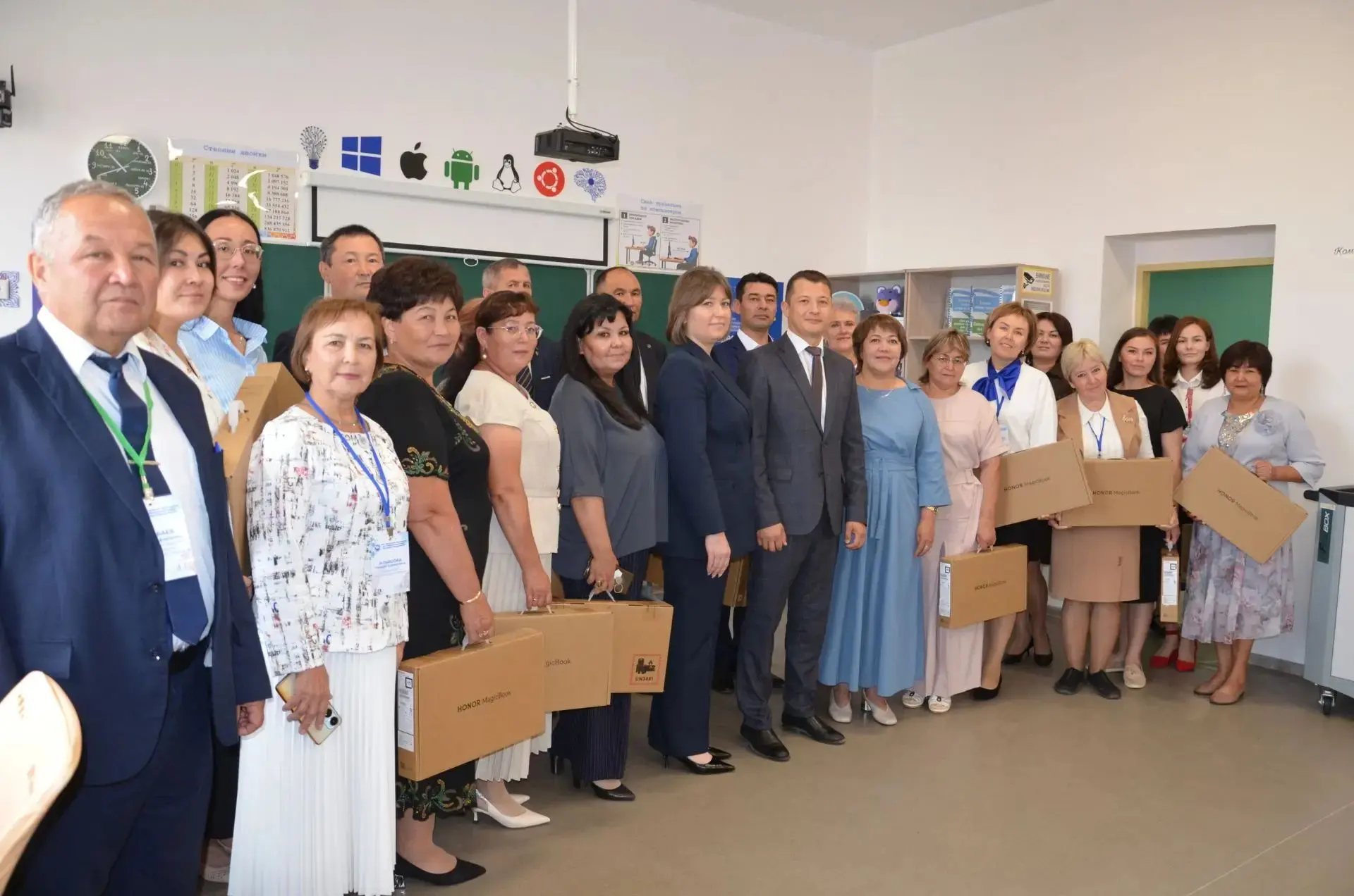 В рамках августовского совещания педагогов района при поддержке предприятия «Полиметалл...