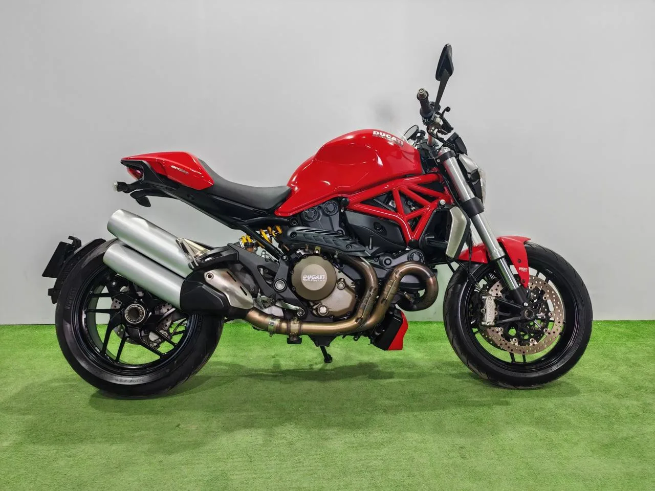 DUCATI MONSTER 1200 в наличии во Владивостоке  Характеристики:  - 2014 год - объем 1200 см3 - Аукцио