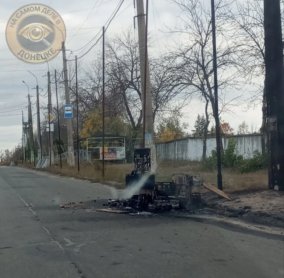 Горящий ВСУшный НРК возле кладбища в оккупированном Краматорске🔥