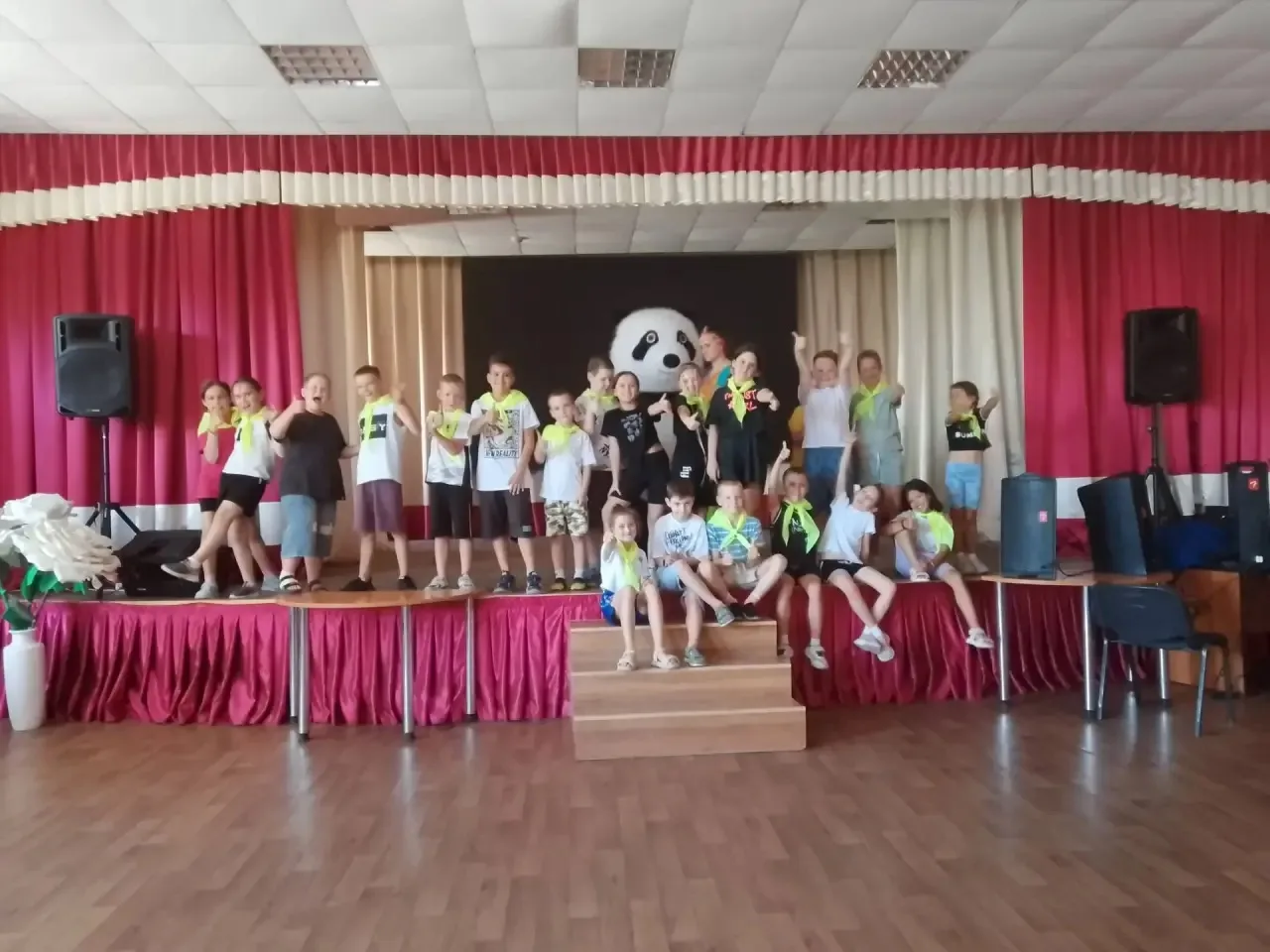 🎉 ЭКВАТОР СМЕНЫ В ЛАГЕРЕ «ЛИМПОПО»! 🎉

Сегодня у нас особенный день — ровно середина смены! И отме