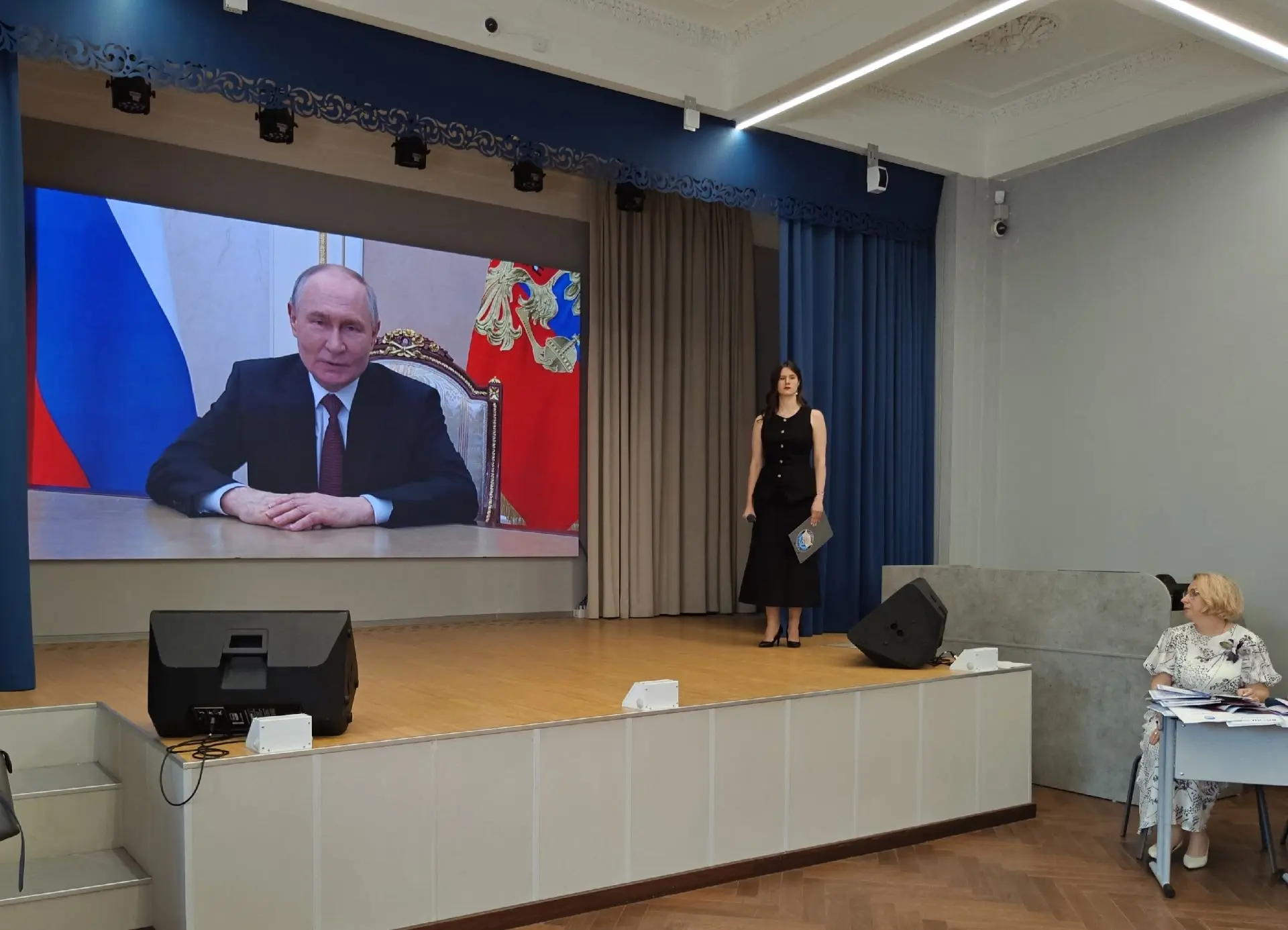 27 июня в ГБОУ лицее № 214 состоялось торжественное вручение аттестатов о среднем общем образовании.