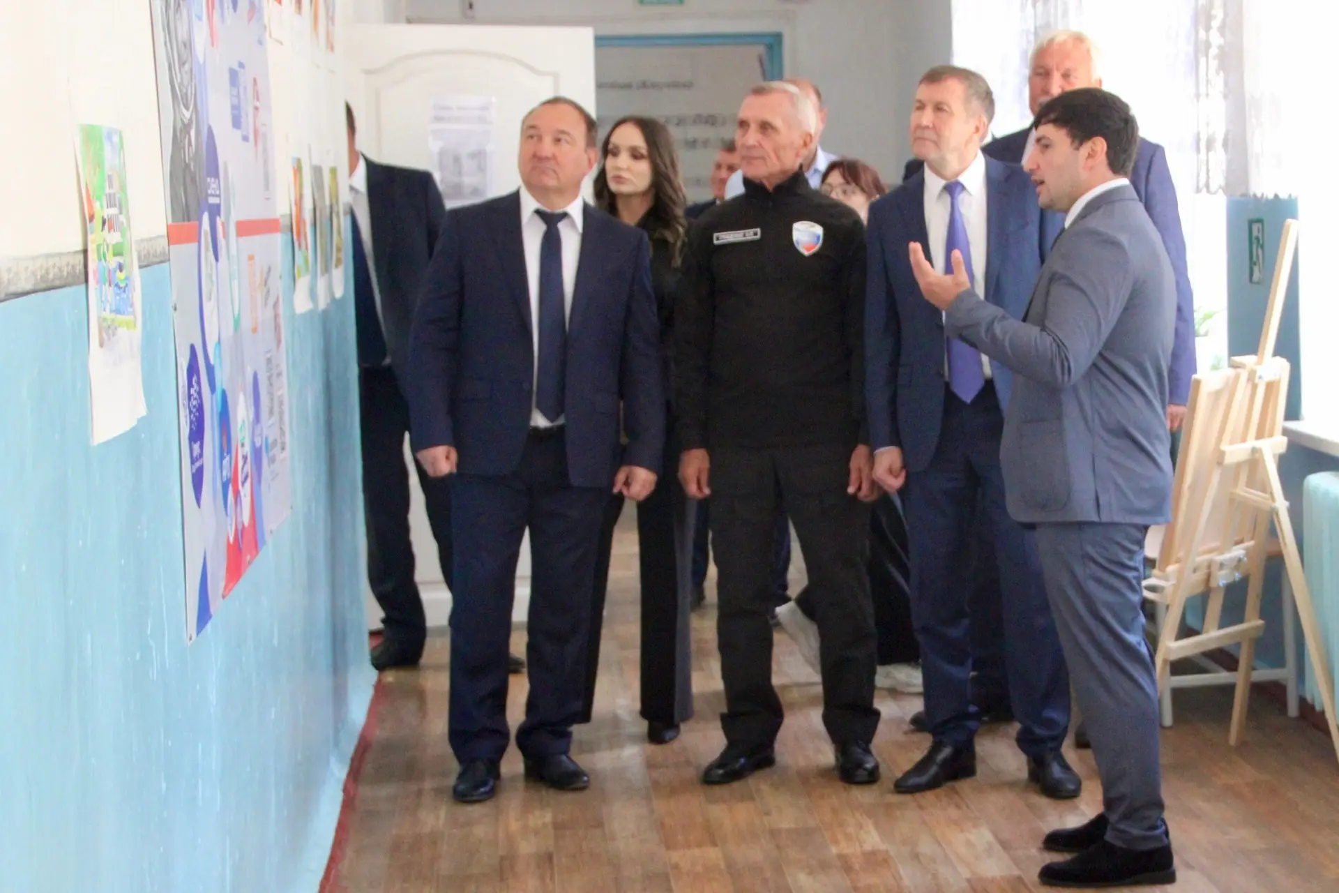 После подключения школы к сетевому газу директор СОШ №33 Вячеслав Викторович Шамян пров...