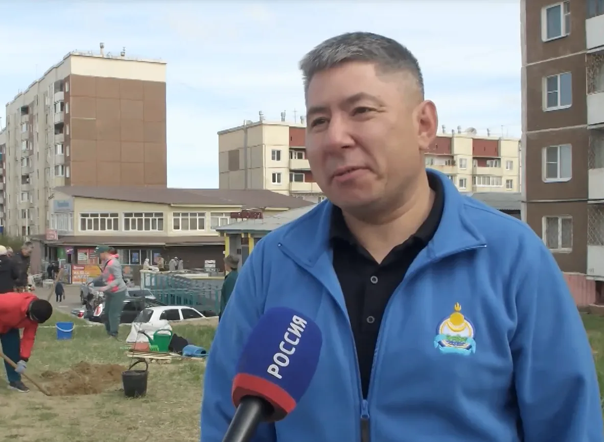 🌳 В 113-м микрорайоне Улан-Удэ появилась Аллея памяти участников СВО  На месте бывшего пустыря тепер