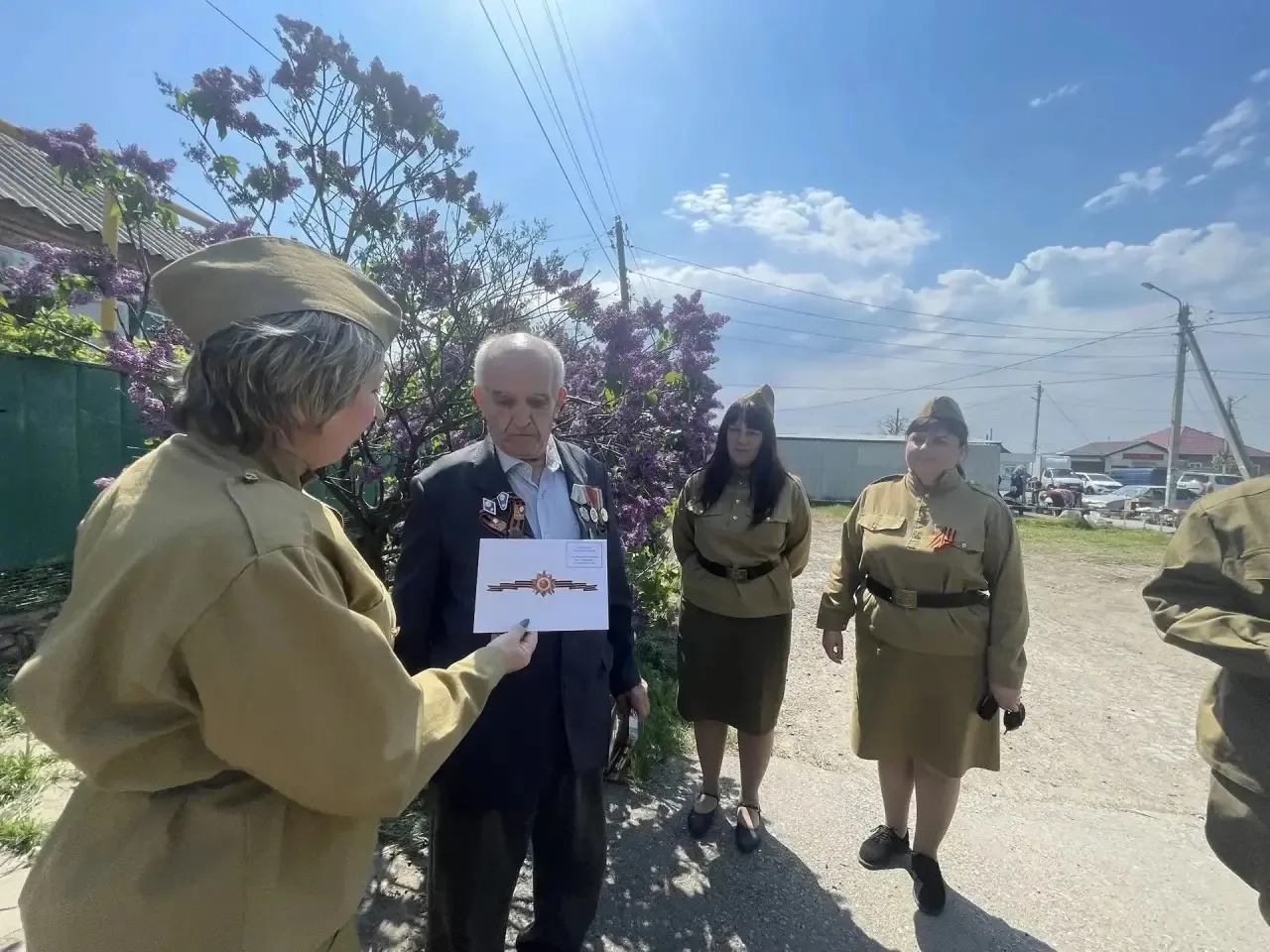 ✅ В честь 81-й годовщины Победы сотрудники Дворца культуры железнодорожников сердечно поздравили вет