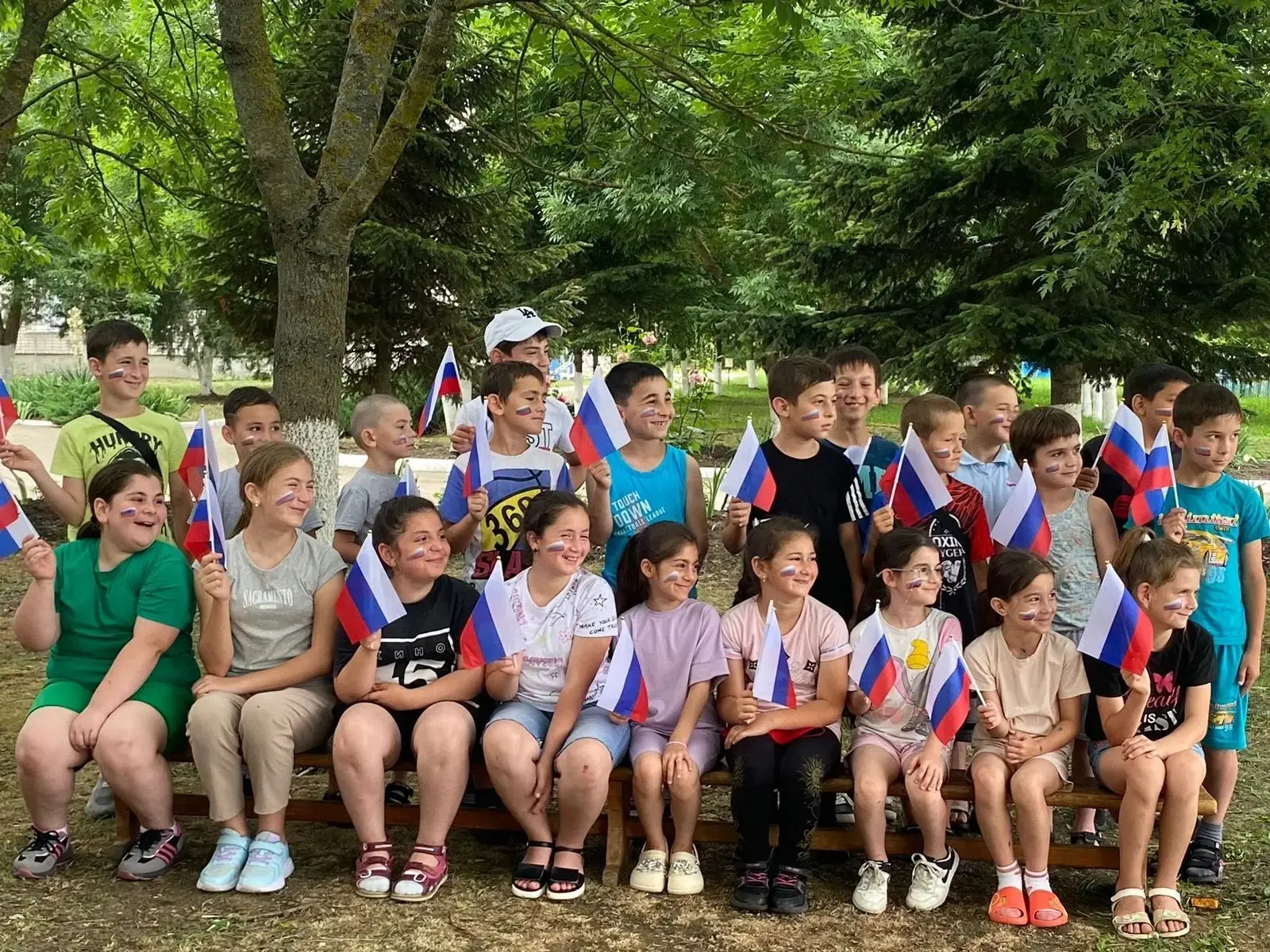🎨День России в нашем пришкольном лагере: творчество, знания и хорошее настроение!

11 июня в нашем 