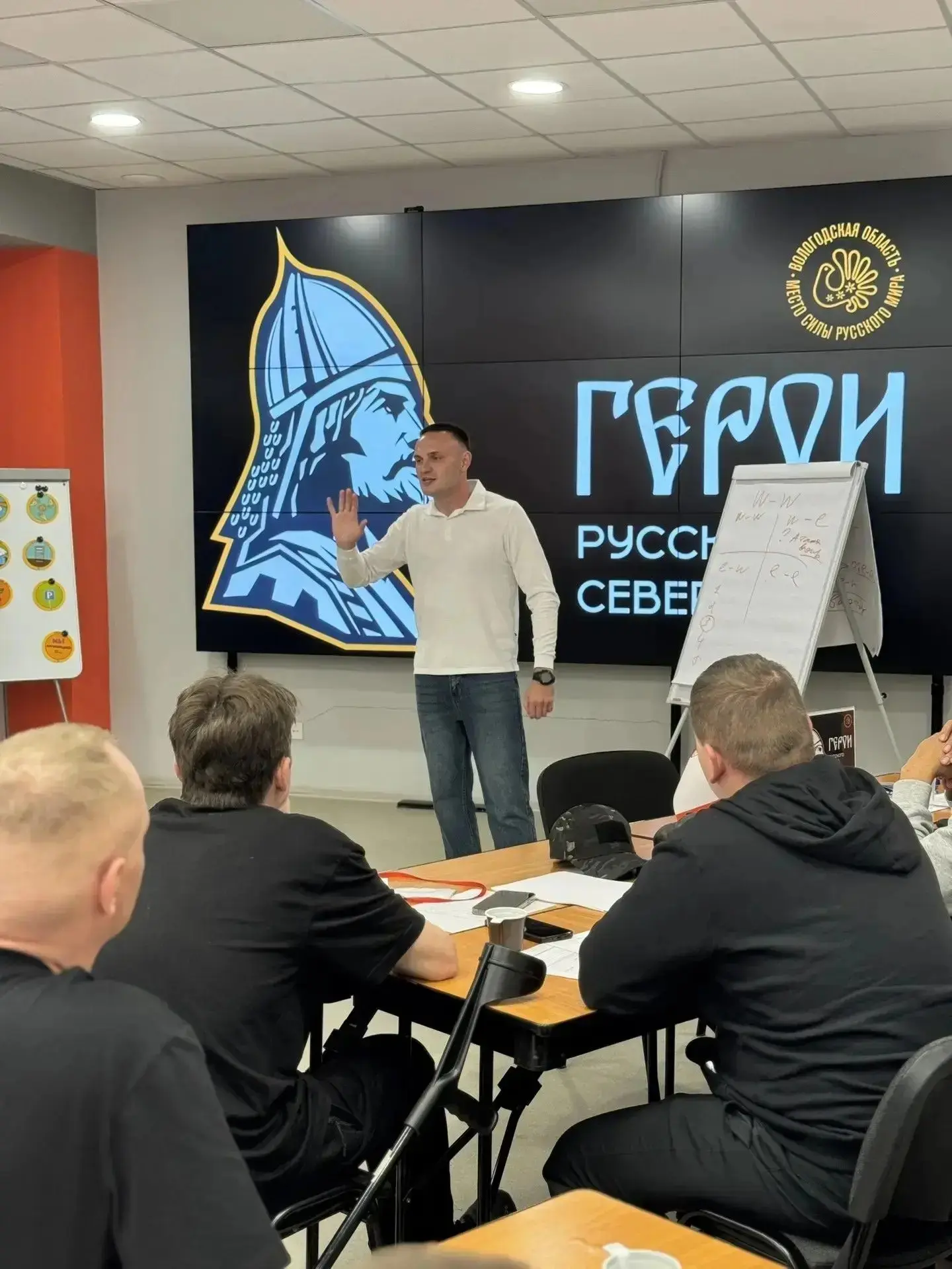 Когда разговор идет на одном языке.
 
Финалисты проекта "Герои Русского Севера" встретились с коллег