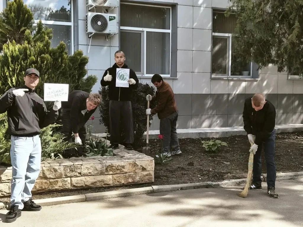 🌱 «Зелёная Весна-2026»: наш техникум стал чище и красивее! 🌱  Весна — это не только время обновления