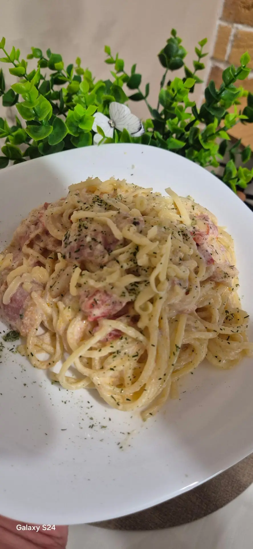 🍝 Паста с беконом, томатами в сливках с чесноком и сыром.
