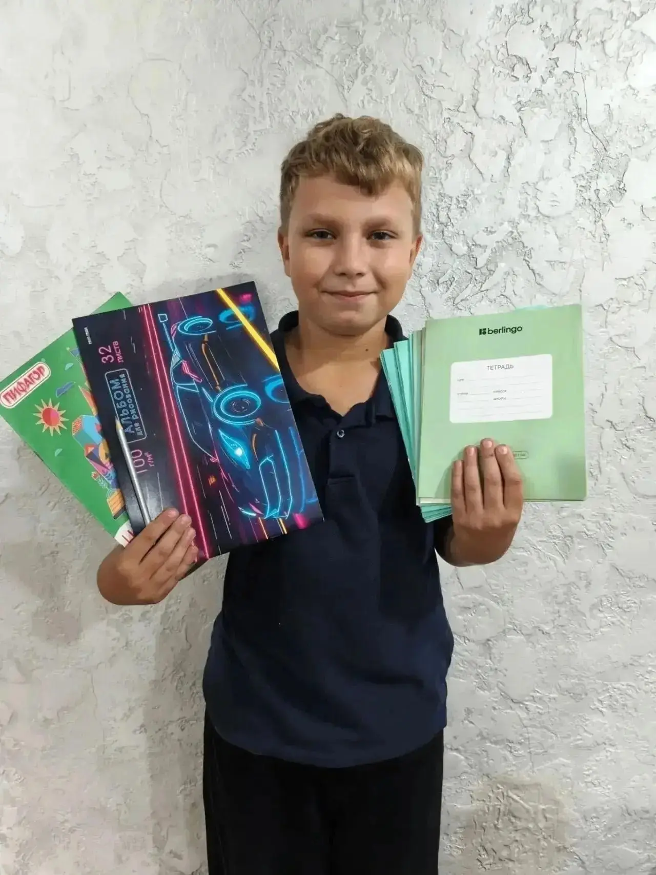 📚 Школа №4 в Антраците получила гуманитарную помощь из Ставрополья! 🚚 Из Апанасенковс...
