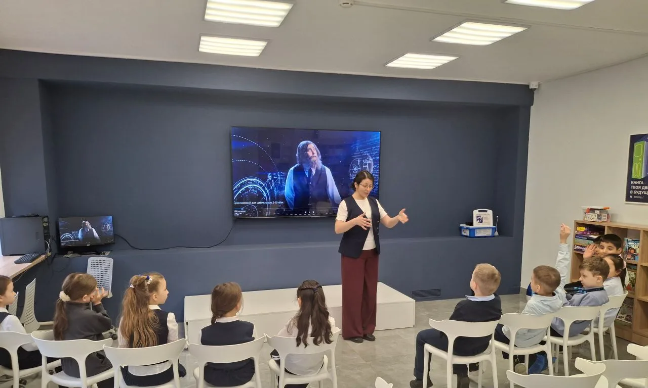 📢Рубрика #гагаринскиймарафон_125  🚀Космическое путешествие 1 А класса в библиотеку 🚀  🗓️9 апреля уче