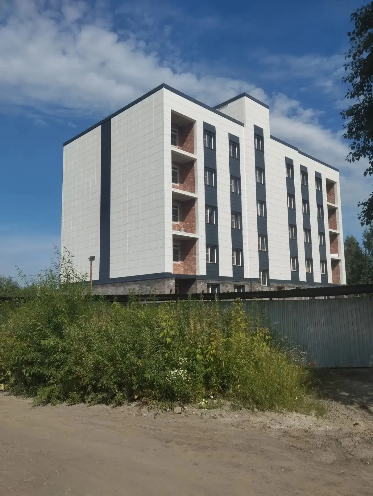 ❇️В ЖК на Макарова завершили монтаж навесного вентилируемого фасада.👍