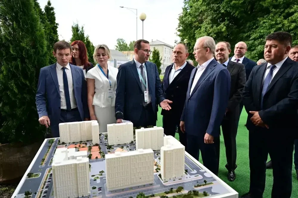 В Уфе прошла встреча Ассоциации застройщиков во главе с Премьер-министром А. Назаровым....