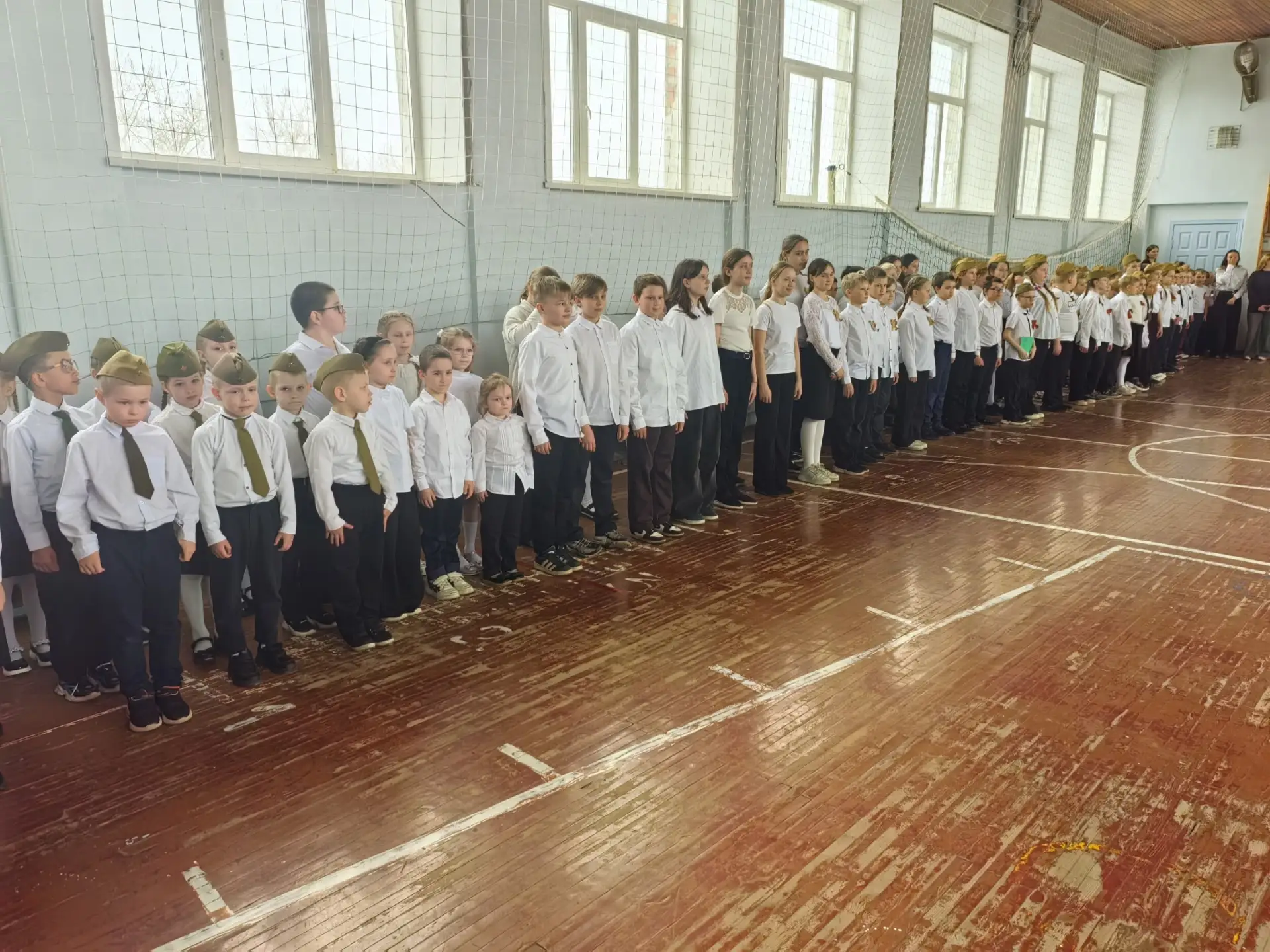 «С песней в строю»
