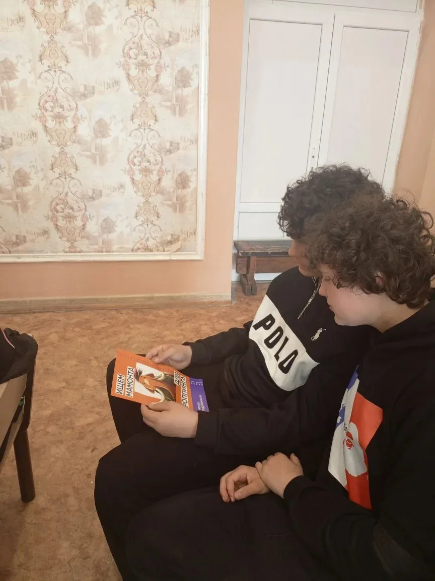 📌 Профилактическая встреча с инспектором ПДН в школе №4  В рамках профилактики правонарушений среди 