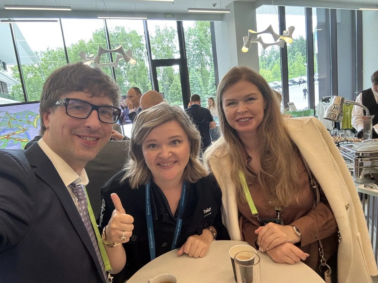 Сегодня здесь. Расскажу! Ну и трансляцию смотрите - https://sberuniversity.ru/conferences/bolshe-che