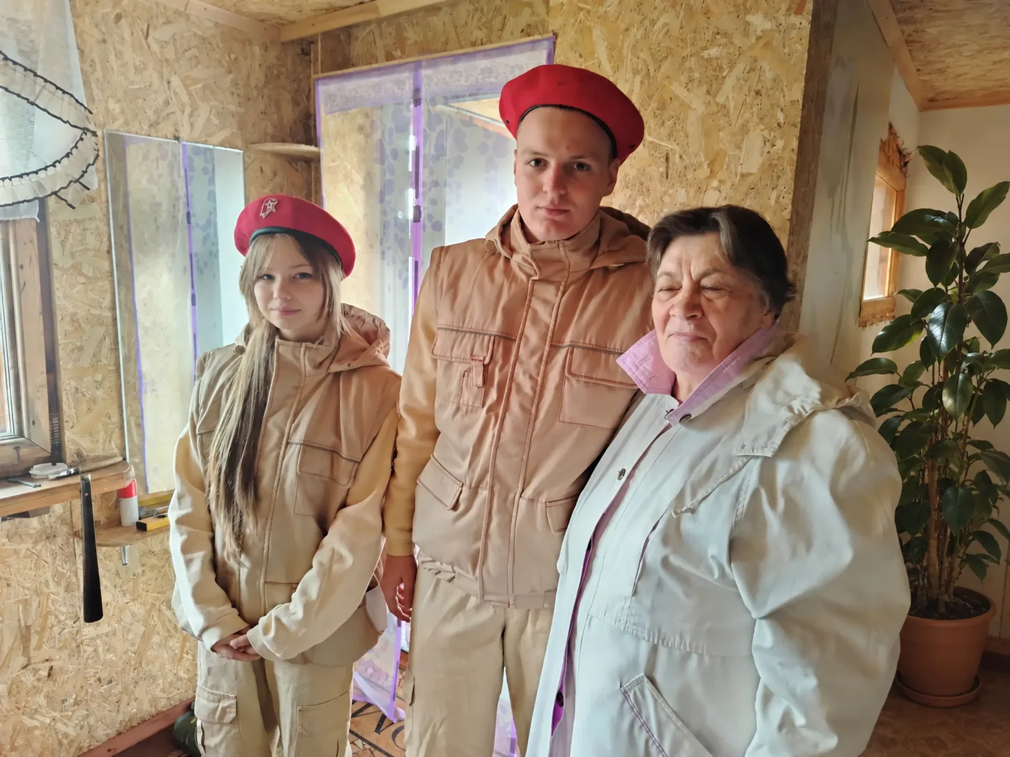 Сегодня наши юнармейцы навестили педагогов, посвятивших многие годы работе в Искитимско...
