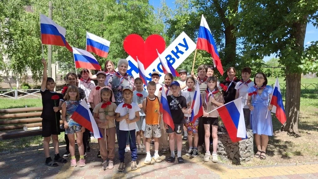 День восьмой 
Сегодня в пришкольном лагере “Крепыш” прошёл насыщенный и увлекательный день, наполнен