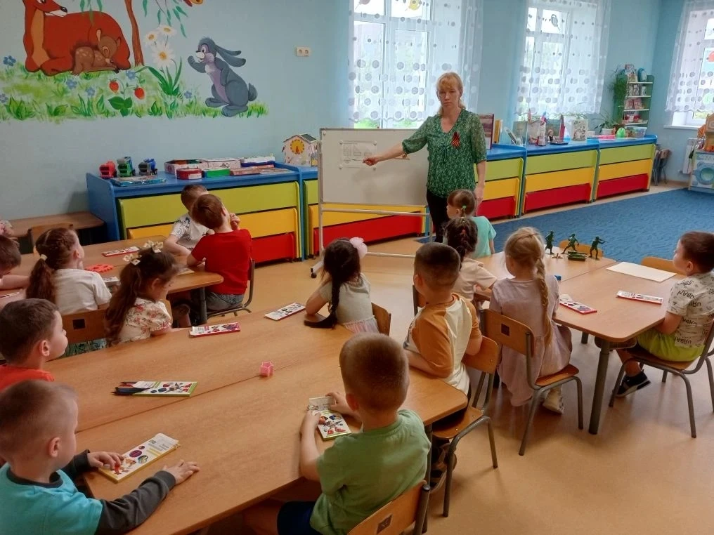 🎗️В рамках празднования Дня Победы в кружке «Волшебный мир оригами» дошкольного отделения «Журавушка