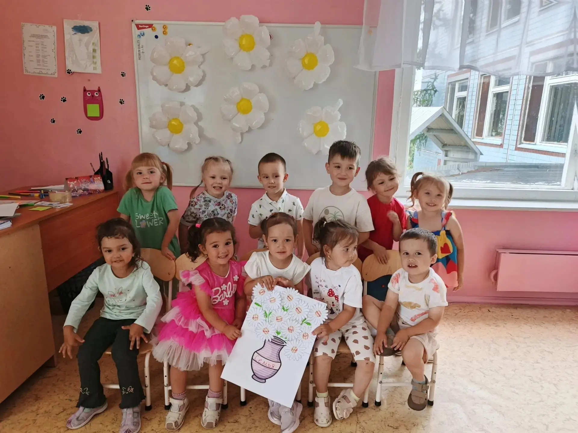 Группа №6 «Бабочки» 🦋💗
Детский сад — это большая и добрая семья. Наш букет — символ тепла, заботы 