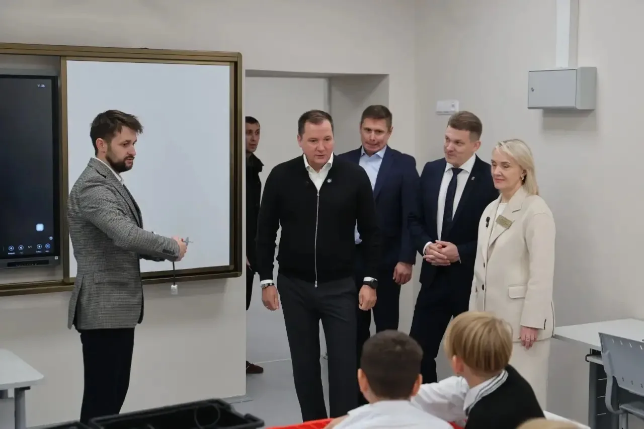 Школа № 5 на Яграх встретила новый учебный год уже после большого капитального ремонта....