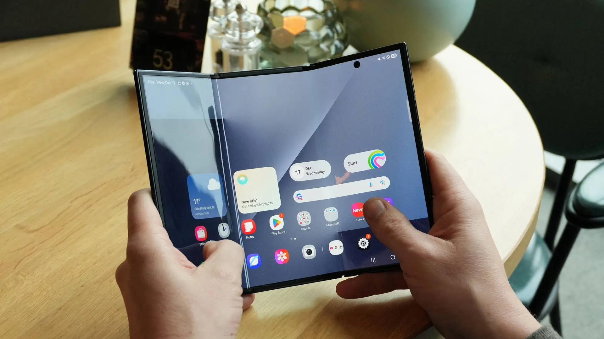 Samsung готовит пять складных смартфонов на 2027 год