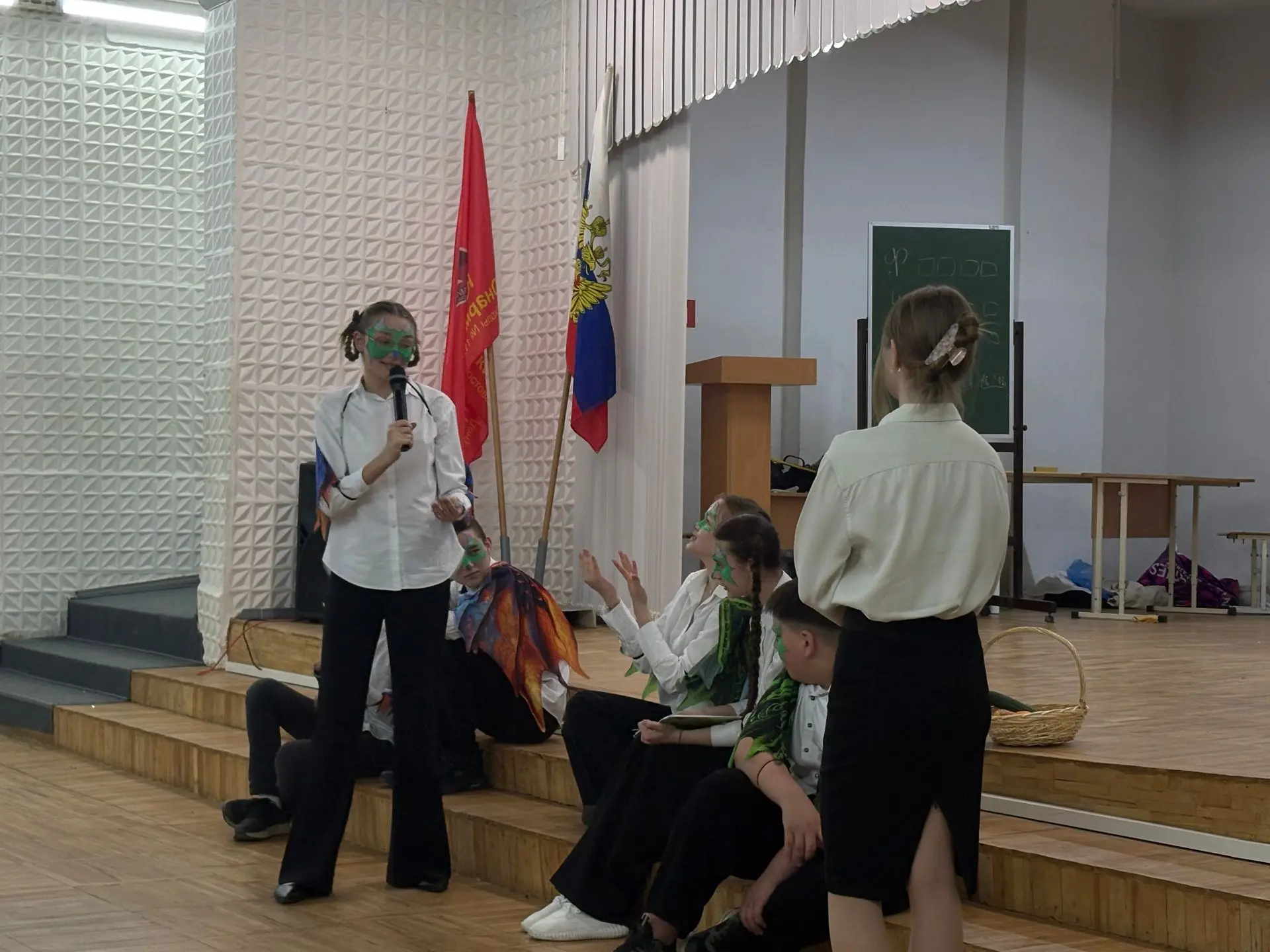🎭 🏆 Итоги школьной Лиги КВН, посвящённой Всемирному дню театра 25 марта Школьная Лига КВН, приурочен