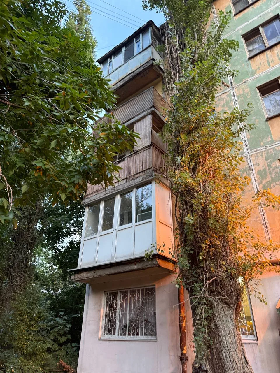 Купить 1-комнатную квартиру в Донецке, Калининский район, б-р Шахтостроителей / пр. Ильича