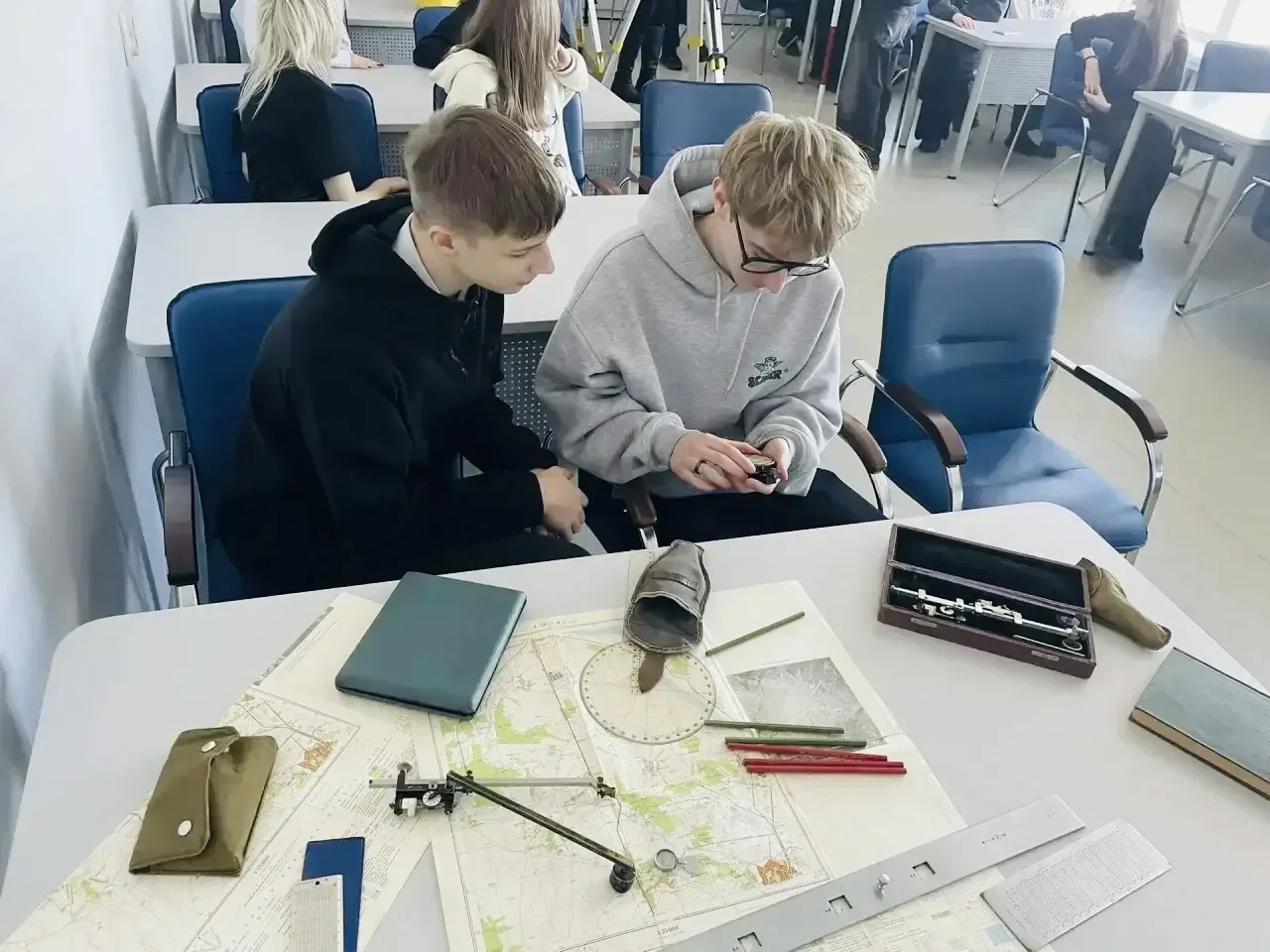 Школа и университет: синергия знаний🎓  Ученики  9А и 9Б классов нашего комплекса совершили увлекател
