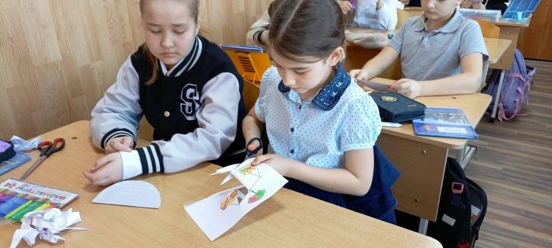 Классный руководитель 4 в Кореновская Т.И. напомнила  ученикам о "заветной шестёрке" продуктов, кото